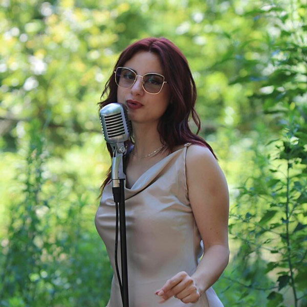 Anna Cantante