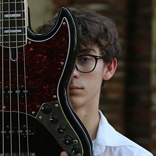 Edoardo bassista